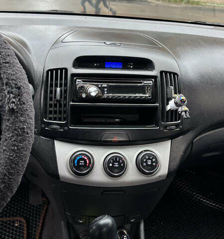 Фиолетовый Хендай Элантра, объемом двигателя 1.59 л и пробегом 383 тыс. км за 5900 $, фото 7 на Automoto.ua