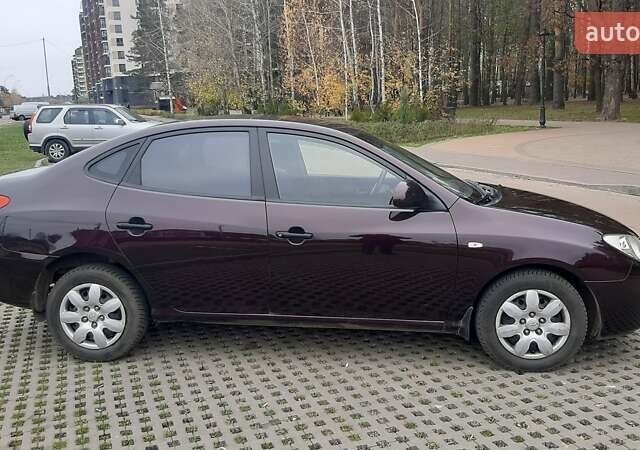 Фиолетовый Хендай Элантра, объемом двигателя 1.6 л и пробегом 230 тыс. км за 6200 $, фото 2 на Automoto.ua