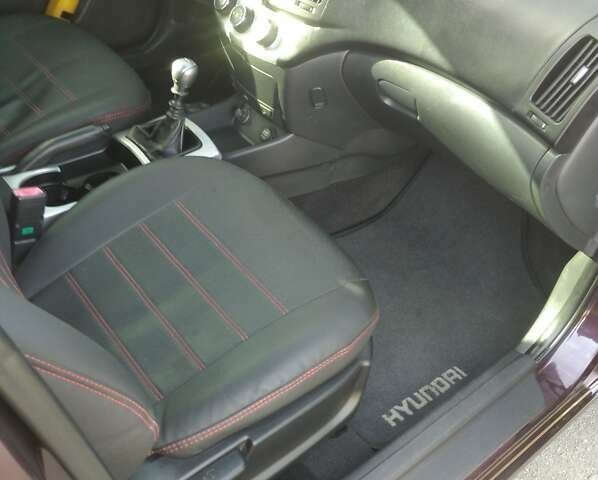 Фиолетовый Хендай Элантра, объемом двигателя 1.59 л и пробегом 192 тыс. км за 6500 $, фото 6 на Automoto.ua