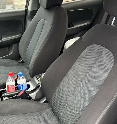 Фиолетовый Хендай Элантра, объемом двигателя 1.59 л и пробегом 383 тыс. км за 5900 $, фото 6 на Automoto.ua