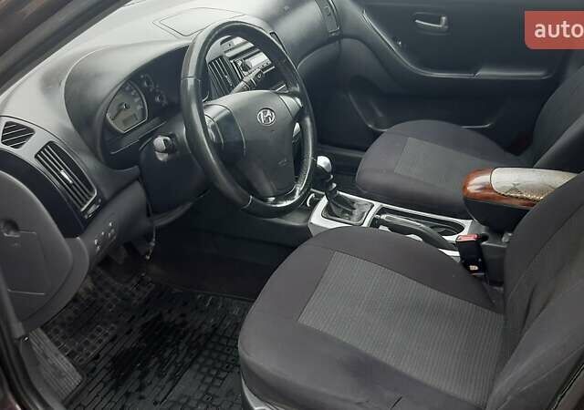 Фиолетовый Хендай Элантра, объемом двигателя 1.6 л и пробегом 230 тыс. км за 6200 $, фото 4 на Automoto.ua