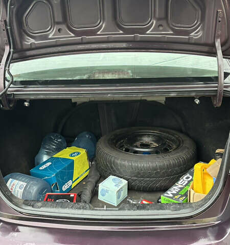 Фиолетовый Хендай Элантра, объемом двигателя 1.59 л и пробегом 383 тыс. км за 5900 $, фото 3 на Automoto.ua