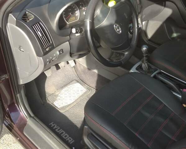 Фиолетовый Хендай Элантра, объемом двигателя 1.59 л и пробегом 192 тыс. км за 6500 $, фото 7 на Automoto.ua