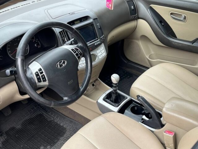 Хендай Элантра 2008 в Николаеве на Automoto.ua Фиолетовый Хендай Элантра, объемом двигателя 2 л и пробегом 243 тыс. км за 4899 $, фото 3 на Automoto.ua