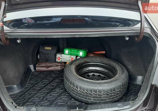 Фиолетовый Хендай Элантра, объемом двигателя 1.6 л и пробегом 230 тыс. км за 6200 $, фото 7 на Automoto.ua