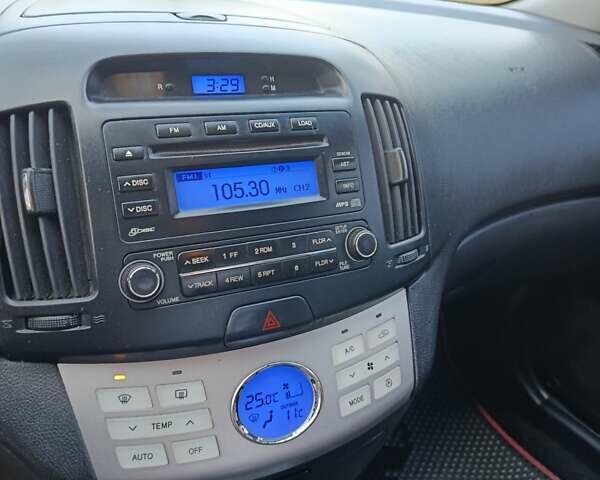 Фіолетовий Хендай Елантра, об'ємом двигуна 1.59 л та пробігом 202 тис. км за 5900 $, фото 3 на Automoto.ua