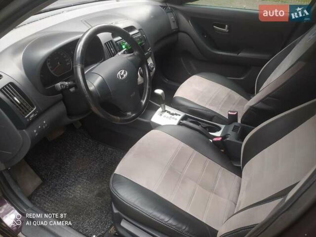 Коричневый Хендай Элантра, объемом двигателя 1.6 л и пробегом 158 тыс. км за 5500 $, фото 1 на Automoto.ua
