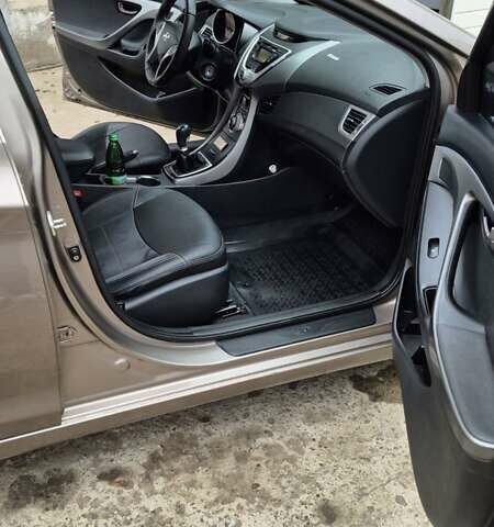 Коричневый Хендай Элантра, объемом двигателя 1.59 л и пробегом 220 тыс. км за 7850 $, фото 8 на Automoto.ua