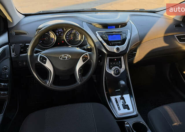 Коричневый Хендай Элантра, объемом двигателя 1.6 л и пробегом 160 тыс. км за 8400 $, фото 11 на Automoto.ua