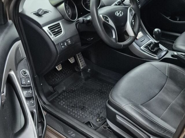 Коричневий Хендай Елантра, об'ємом двигуна 1.6 л та пробігом 220 тис. км за 7850 $, фото 5 на Automoto.ua