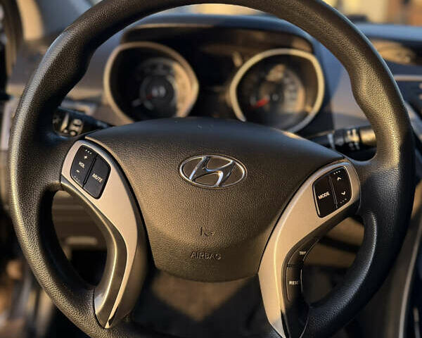 Коричневый Хендай Элантра, объемом двигателя 1.6 л и пробегом 160 тыс. км за 8400 $, фото 14 на Automoto.ua