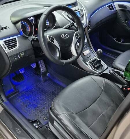 Коричневый Хендай Элантра, объемом двигателя 1.59 л и пробегом 220 тыс. км за 7850 $, фото 7 на Automoto.ua