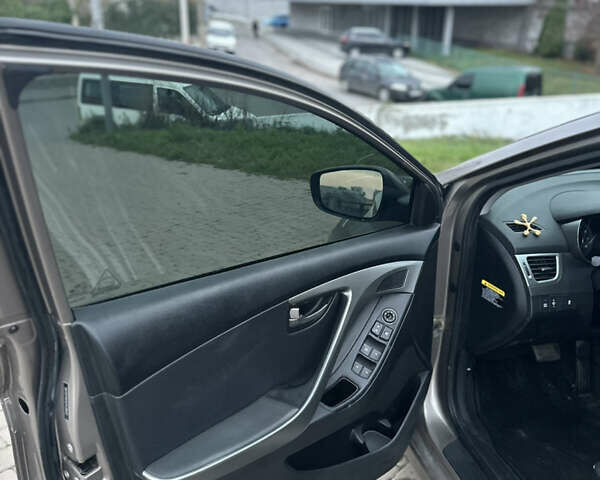 Коричневый Хендай Элантра, объемом двигателя 1.8 л и пробегом 230 тыс. км за 7700 $, фото 15 на Automoto.ua