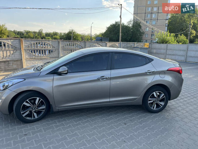 Коричневий Хендай Елантра, об'ємом двигуна 1.59 л та пробігом 159 тис. км за 7900 $, фото 2 на Automoto.ua