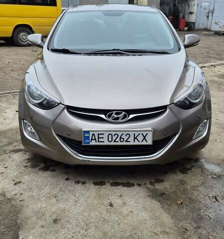 Коричневый Хендай Элантра, объемом двигателя 1.59 л и пробегом 220 тыс. км за 7850 $, фото 2 на Automoto.ua