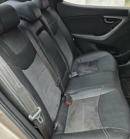 Коричневый Хендай Элантра, объемом двигателя 1.59 л и пробегом 220 тыс. км за 7850 $, фото 5 на Automoto.ua