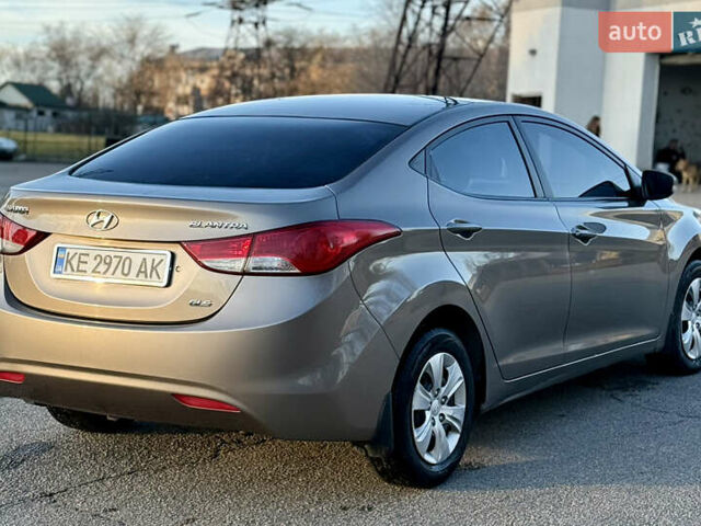 Коричневый Хендай Элантра, объемом двигателя 1.6 л и пробегом 160 тыс. км за 8400 $, фото 8 на Automoto.ua