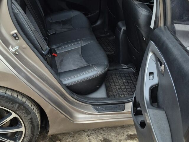 Коричневий Хендай Елантра, об'ємом двигуна 1.6 л та пробігом 220 тис. км за 7850 $, фото 9 на Automoto.ua