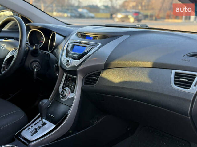 Коричневый Хендай Элантра, объемом двигателя 1.6 л и пробегом 160 тыс. км за 8400 $, фото 10 на Automoto.ua
