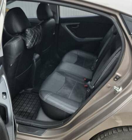 Коричневый Хендай Элантра, объемом двигателя 1.59 л и пробегом 220 тыс. км за 7850 $, фото 4 на Automoto.ua