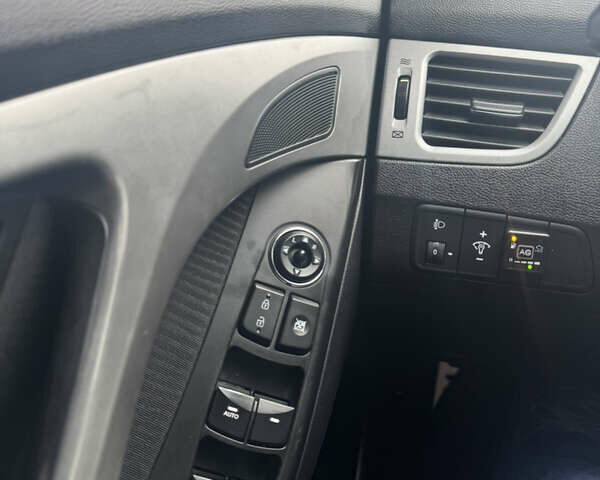 Коричневый Хендай Элантра, объемом двигателя 1.8 л и пробегом 176 тыс. км за 8400 $, фото 39 на Automoto.ua