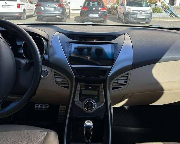 Коричневий Хендай Елантра, об'ємом двигуна 1.8 л та пробігом 173 тис. км за 10500 $, фото 3 на Automoto.ua