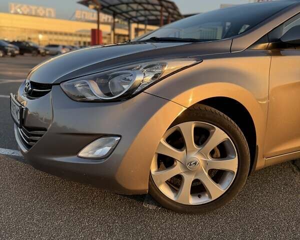 Коричневый Хендай Элантра, объемом двигателя 1.59 л и пробегом 119 тыс. км за 11450 $, фото 11 на Automoto.ua