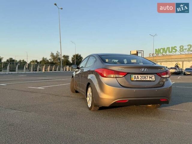 Коричневый Хендай Элантра, объемом двигателя 1.59 л и пробегом 119 тыс. км за 11450 $, фото 9 на Automoto.ua