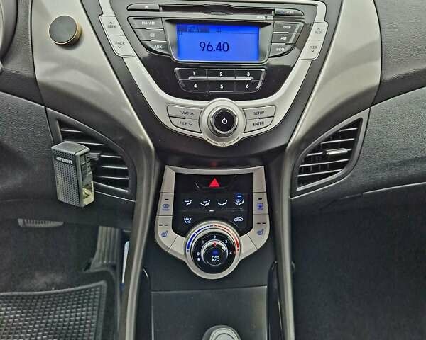 Коричневый Хендай Элантра, объемом двигателя 1.6 л и пробегом 265 тыс. км за 8100 $, фото 6 на Automoto.ua