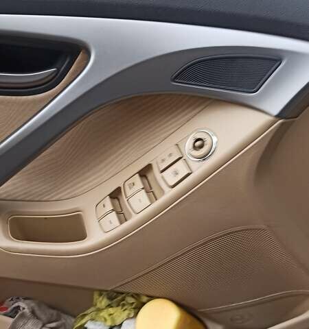 Коричневый Хендай Элантра, объемом двигателя 1.8 л и пробегом 220 тыс. км за 7800 $, фото 4 на Automoto.ua