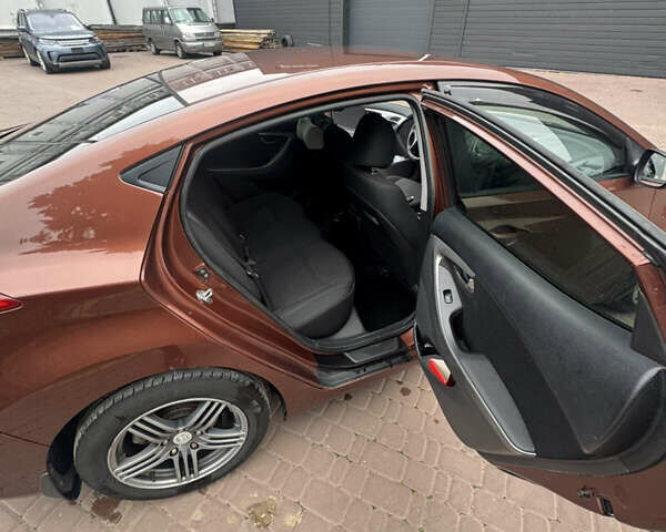 Коричневый Хендай Элантра, объемом двигателя 1.8 л и пробегом 268 тыс. км за 7800 $, фото 17 на Automoto.ua