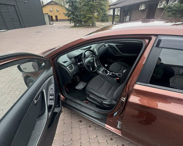 Коричневый Хендай Элантра, объемом двигателя 1.8 л и пробегом 268 тыс. км за 7800 $, фото 9 на Automoto.ua