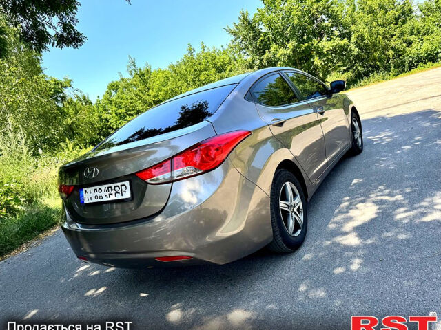 Коричневый Хендай Элантра, объемом двигателя 1.8 л и пробегом 214 тыс. км за 8890 $, фото 5 на Automoto.ua