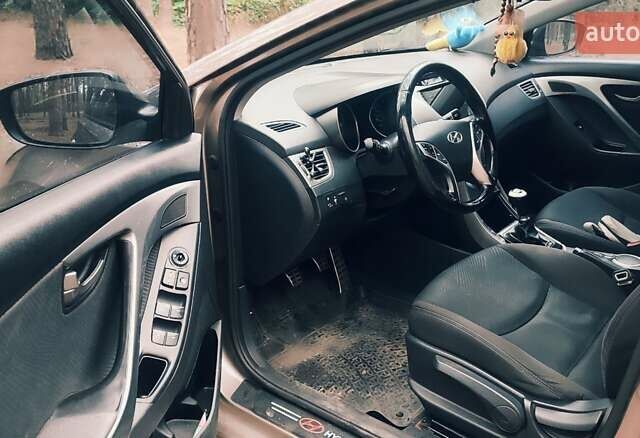 Коричневый Хендай Элантра, объемом двигателя 1.8 л и пробегом 186 тыс. км за 9100 $, фото 3 на Automoto.ua