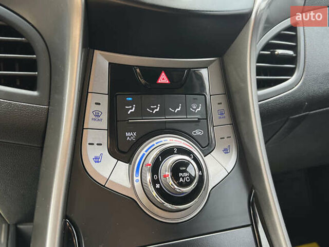 Коричневый Хендай Элантра, объемом двигателя 1.59 л и пробегом 140 тыс. км за 9700 $, фото 15 на Automoto.ua