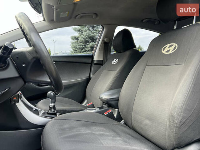 Коричневый Хендай Элантра, объемом двигателя 1.59 л и пробегом 140 тыс. км за 9700 $, фото 14 на Automoto.ua