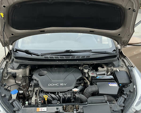 Коричневый Хендай Элантра, объемом двигателя 1.59 л и пробегом 104 тыс. км за 9300 $, фото 10 на Automoto.ua