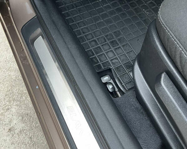 Коричневый Хендай Элантра, объемом двигателя 1.59 л и пробегом 104 тыс. км за 9300 $, фото 38 на Automoto.ua