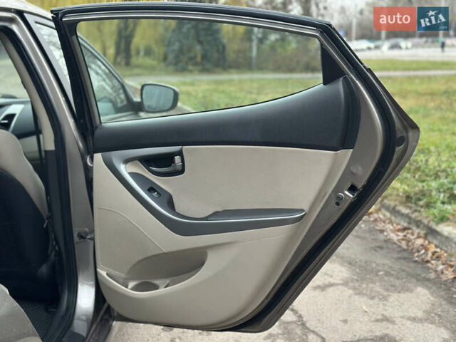 Коричневый Хендай Элантра, объемом двигателя 1.8 л и пробегом 128 тыс. км за 9500 $, фото 32 на Automoto.ua