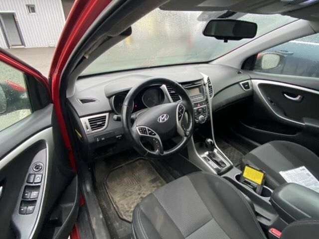 Красный Хендай Элантра, объемом двигателя 1.8 л и пробегом 250 тыс. км за 6200 $, фото 5 на Automoto.ua