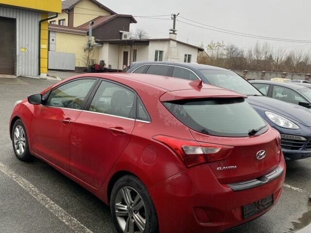 Красный Хендай Элантра, объемом двигателя 1.8 л и пробегом 250 тыс. км за 6200 $, фото 3 на Automoto.ua