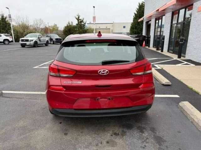 Красный Хендай Элантра, объемом двигателя 2 л и пробегом 78 тыс. км за 2600 $, фото 2 на Automoto.ua