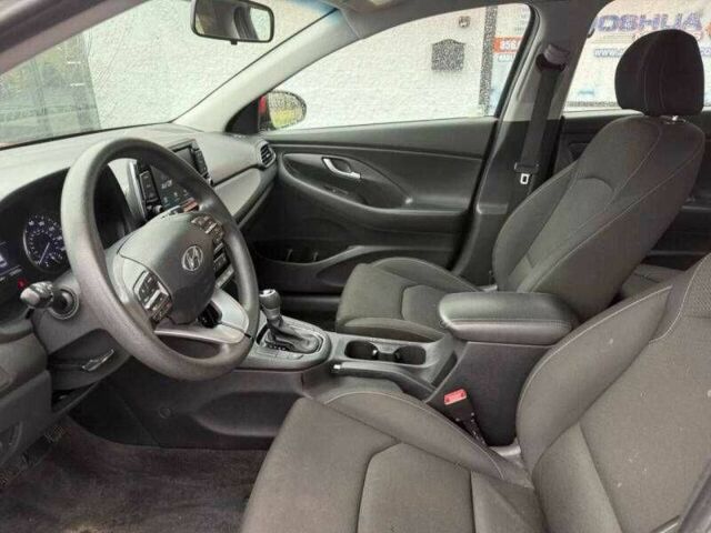 Красный Хендай Элантра, объемом двигателя 2 л и пробегом 78 тыс. км за 2600 $, фото 6 на Automoto.ua