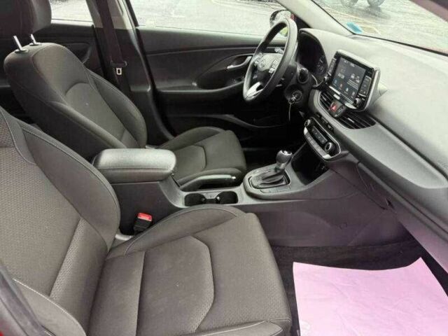 Красный Хендай Элантра, объемом двигателя 2 л и пробегом 78 тыс. км за 2600 $, фото 7 на Automoto.ua