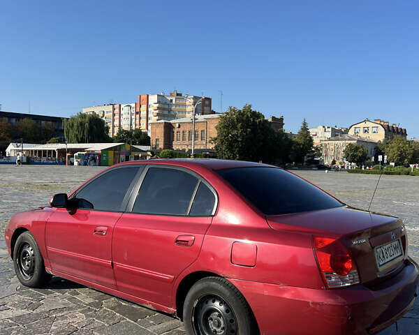 Красный Хендай Элантра, объемом двигателя 2 л и пробегом 380 тыс. км за 2800 $, фото 2 на Automoto.ua