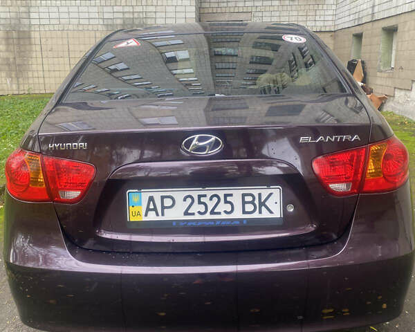 Красный Хендай Элантра, объемом двигателя 1.59 л и пробегом 133 тыс. км за 7600 $, фото 1 на Automoto.ua