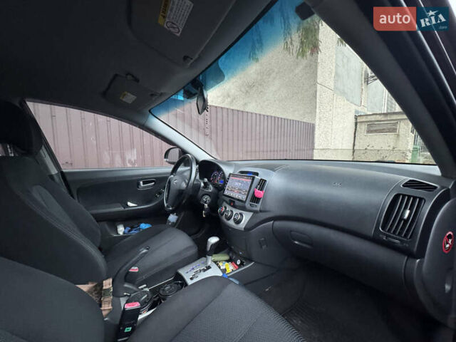 Червоний Хендай Елантра, об'ємом двигуна 1.6 л та пробігом 167 тис. км за 5999 $, фото 9 на Automoto.ua