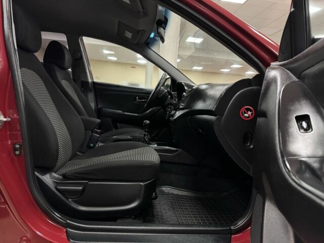 Красный Хендай Элантра, объемом двигателя 1.6 л и пробегом 142 тыс. км за 6800 $, фото 6 на Automoto.ua