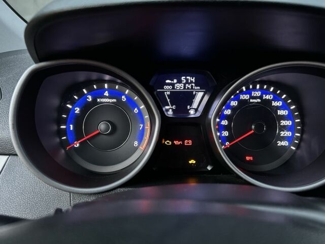 Червоний Хендай Елантра, об'ємом двигуна 1.6 л та пробігом 199 тис. км за 7350 $, фото 6 на Automoto.ua