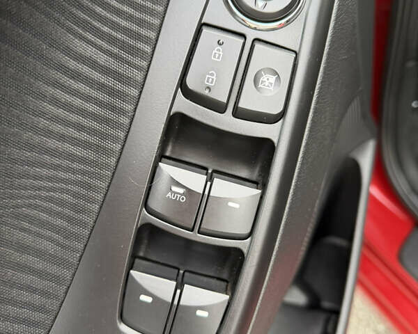 Красный Хендай Элантра, объемом двигателя 1.8 л и пробегом 200 тыс. км за 8300 $, фото 29 на Automoto.ua